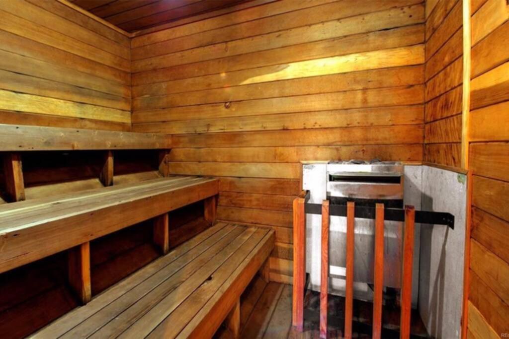 Hot Tub & Sauna Peak 8 بريكنريدج المظهر الخارجي الصورة